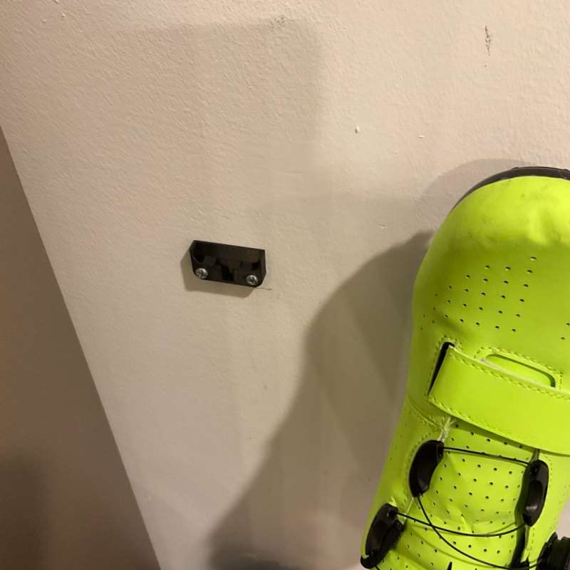 Быстросъемный настенный держат – обзор и цена Cycling Gear Wall Storage